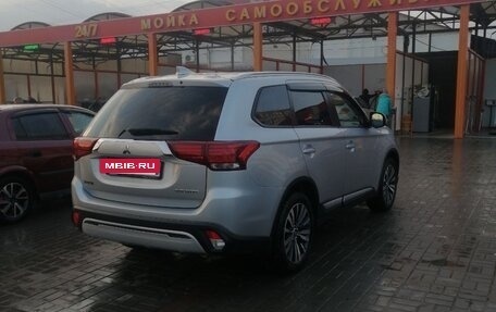 Mitsubishi Outlander III рестайлинг 3, 2019 год, 2 250 000 рублей, 2 фотография