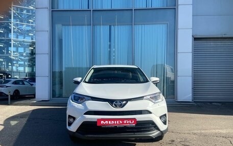 Toyota RAV4, 2019 год, 1 999 000 рублей, 5 фотография