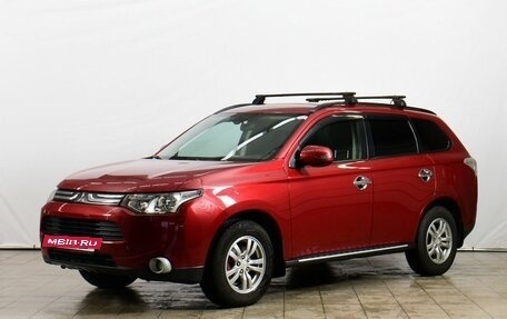 Mitsubishi Outlander III рестайлинг 3, 2013 год, 1 149 000 рублей, 2 фотография