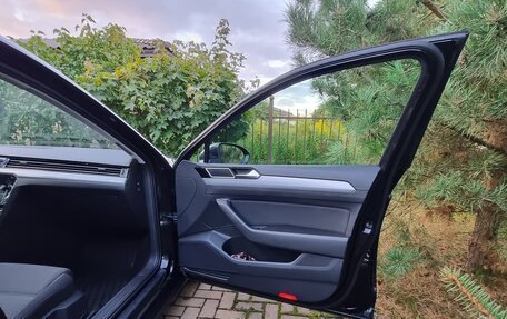 Volkswagen Passat B8 рестайлинг, 2019 год, 1 680 000 рублей, 7 фотография