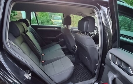Volkswagen Passat B8 рестайлинг, 2019 год, 1 680 000 рублей, 5 фотография