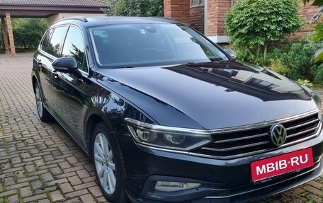 Volkswagen Passat B8 рестайлинг, 2019 год, 1 680 000 рублей, 1 фотография