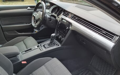 Volkswagen Passat B8 рестайлинг, 2019 год, 1 680 000 рублей, 8 фотография