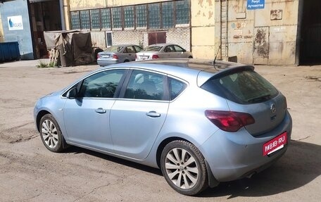 Opel Astra J, 2010 год, 600 000 рублей, 2 фотография
