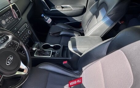 KIA Sportage IV рестайлинг, 2018 год, 1 820 000 рублей, 10 фотография