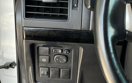 Toyota Land Cruiser Prado 150 рестайлинг 2, 2019 год, 3 695 000 рублей, 18 фотография