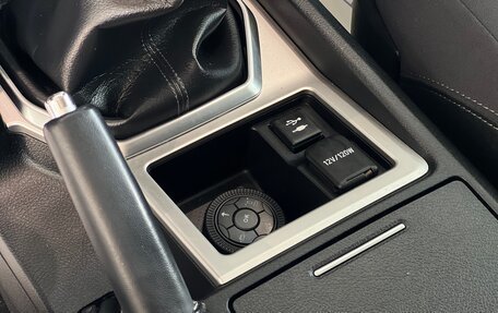 Toyota Land Cruiser Prado 150 рестайлинг 2, 2019 год, 3 695 000 рублей, 24 фотография