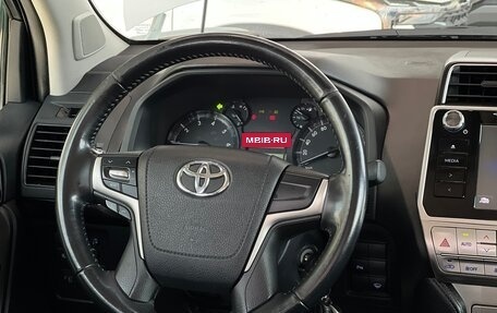 Toyota Land Cruiser Prado 150 рестайлинг 2, 2019 год, 3 695 000 рублей, 26 фотография