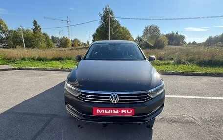Volkswagen Passat B8 рестайлинг, 2017 год, 2 200 000 рублей, 17 фотография