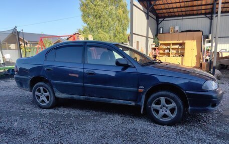 Toyota Avensis III рестайлинг, 2001 год, 300 000 рублей, 2 фотография