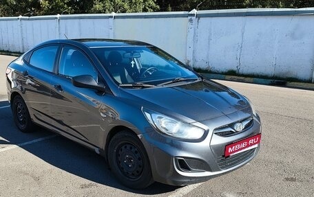 Hyundai Solaris II рестайлинг, 2012 год, 650 000 рублей, 2 фотография