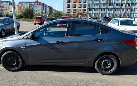 Hyundai Solaris II рестайлинг, 2012 год, 650 000 рублей, 7 фотография
