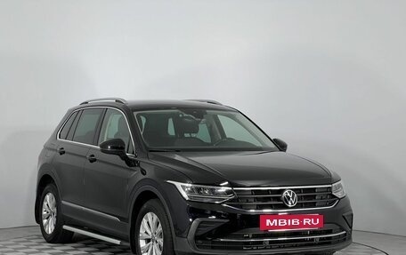 Volkswagen Tiguan II, 2021 год, 2 800 000 рублей, 3 фотография