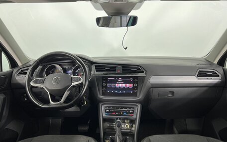 Volkswagen Tiguan II, 2021 год, 2 800 000 рублей, 13 фотография