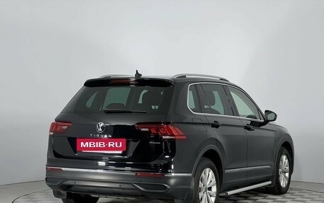 Volkswagen Tiguan II, 2021 год, 2 800 000 рублей, 5 фотография