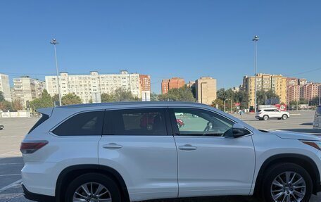 Toyota Highlander III, 2014 год, 3 300 000 рублей, 1 фотография