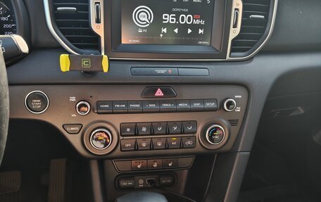 KIA Sportage IV рестайлинг, 2018 год, 2 090 000 рублей, 4 фотография