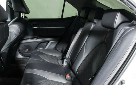 Toyota Camry, 2021 год, 3 249 000 рублей, 10 фотография