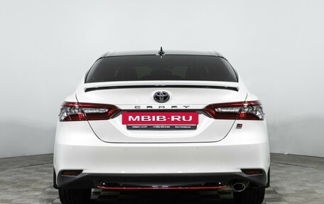 Toyota Camry, 2021 год, 3 249 000 рублей, 6 фотография