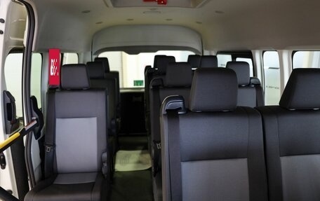 Toyota HiAce H300, 2022 год, 10 500 000 рублей, 16 фотография