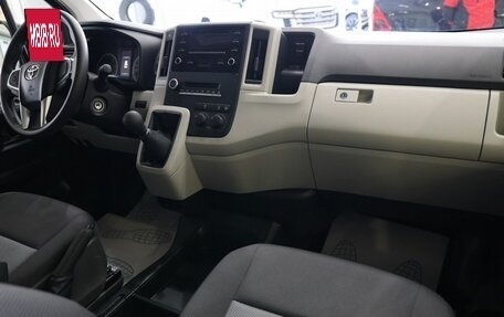 Toyota HiAce H300, 2022 год, 10 500 000 рублей, 13 фотография