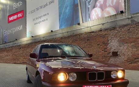BMW 5 серия, 1990 год, 500 000 рублей, 3 фотография