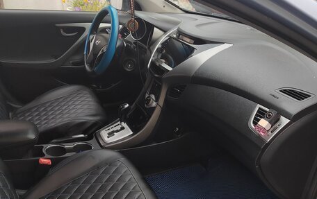 Hyundai Avante, 2010 год, 800 000 рублей, 5 фотография