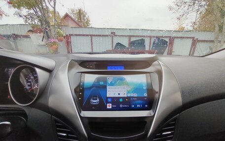 Hyundai Avante, 2010 год, 800 000 рублей, 9 фотография