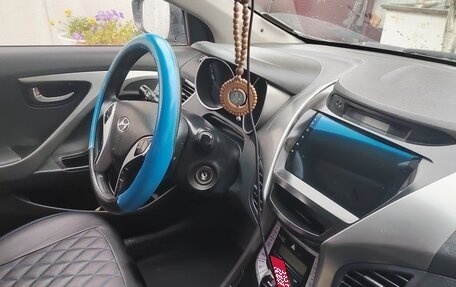 Hyundai Avante, 2010 год, 800 000 рублей, 4 фотография
