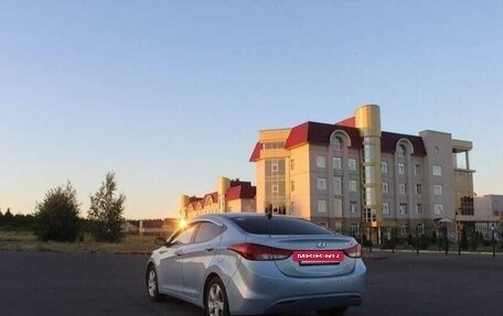 Hyundai Avante, 2010 год, 800 000 рублей, 2 фотография