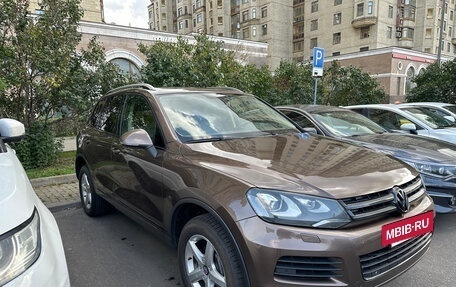 Volkswagen Touareg III, 2012 год, 1 800 000 рублей, 3 фотография