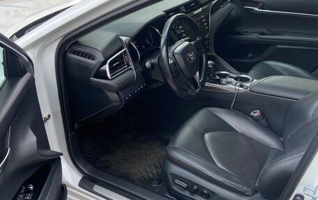 Toyota Camry, 2018 год, 2 430 000 рублей, 6 фотография