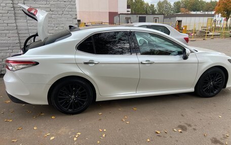 Toyota Camry, 2018 год, 2 430 000 рублей, 3 фотография