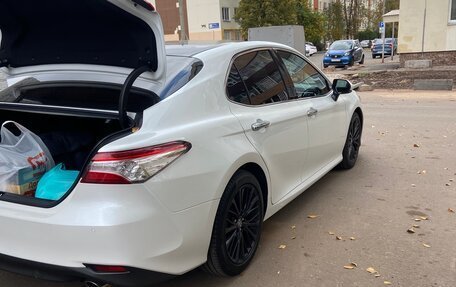 Toyota Camry, 2018 год, 2 430 000 рублей, 4 фотография