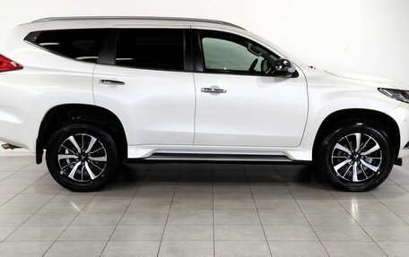 Mitsubishi Pajero Sport III рестайлинг, 2018 год, 2 650 000 рублей, 4 фотография