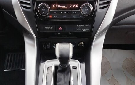 Mitsubishi Pajero Sport III рестайлинг, 2018 год, 2 650 000 рублей, 15 фотография