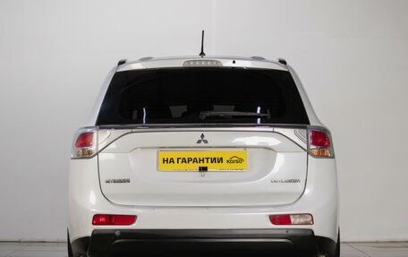 Mitsubishi Outlander III рестайлинг 3, 2013 год, 1 169 000 рублей, 6 фотография