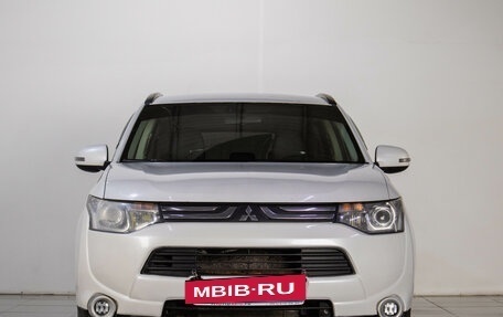 Mitsubishi Outlander III рестайлинг 3, 2013 год, 1 169 000 рублей, 3 фотография