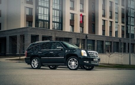 Cadillac Escalade III, 2012 год, 2 650 000 рублей, 2 фотография