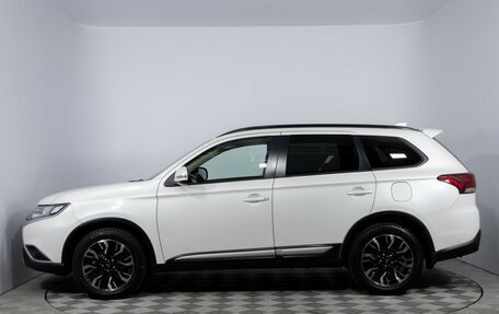 Mitsubishi Outlander III рестайлинг 3, 2021 год, 2 490 000 рублей, 8 фотография