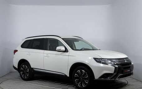 Mitsubishi Outlander III рестайлинг 3, 2021 год, 2 490 000 рублей, 3 фотография