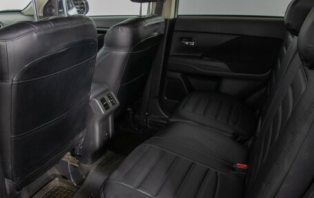 Mitsubishi Outlander III рестайлинг 3, 2021 год, 2 490 000 рублей, 11 фотография