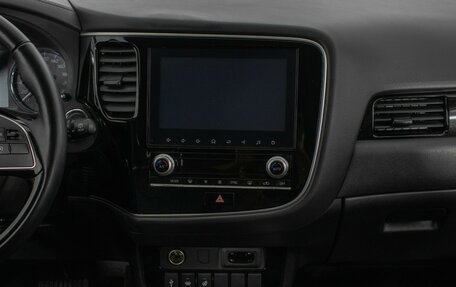 Mitsubishi Outlander III рестайлинг 3, 2021 год, 2 490 000 рублей, 14 фотография