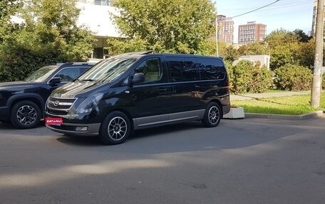 Hyundai Grand Starex Grand Starex I рестайлинг 2, 2010 год, 1 800 000 рублей, 1 фотография