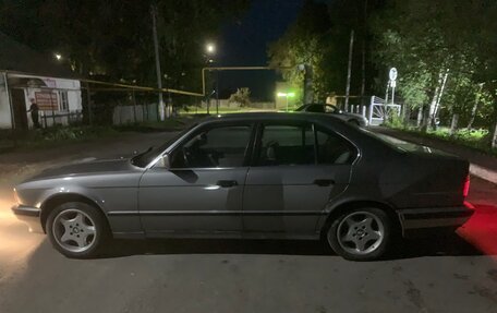 BMW 5 серия, 1989 год, 350 000 рублей, 1 фотография