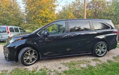 Toyota Sienna, 2021 год, 3 850 000 рублей, 25 фотография