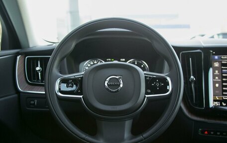 Volvo XC60 II, 2019 год, 3 500 000 рублей, 3 фотография