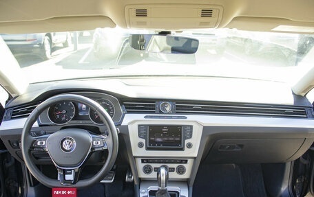 Volkswagen Passat B8 рестайлинг, 2016 год, 1 950 000 рублей, 14 фотография