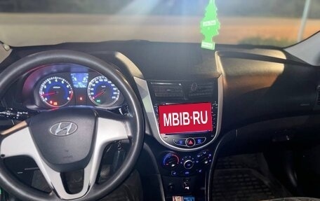 Hyundai Solaris II рестайлинг, 2012 год, 580 000 рублей, 13 фотография