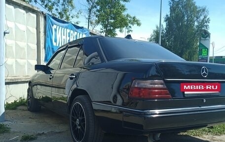 Mercedes-Benz E-Класс, 1993 год, 540 000 рублей, 5 фотография